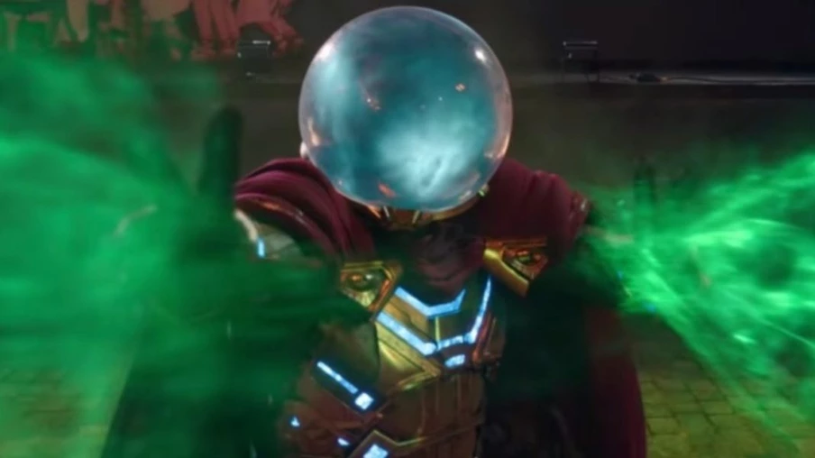 Personagem Mysterio em seu traje, soltando rajadas de poder de coloração verde .