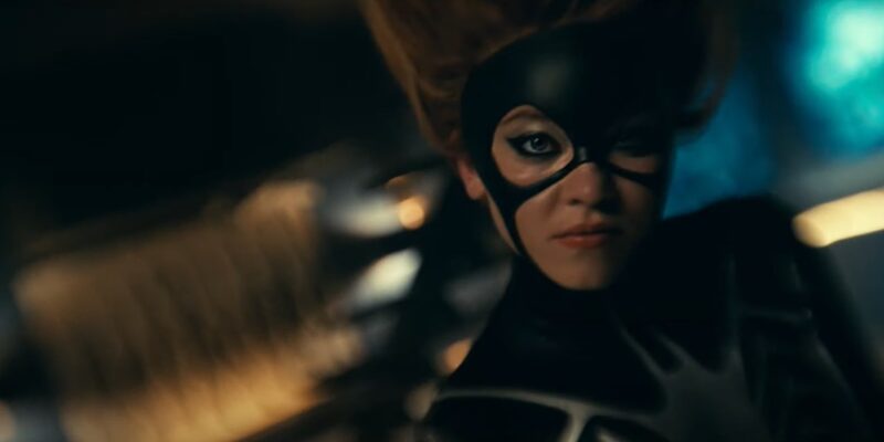 atriz Sydney Sweeney como Julia Carpenter