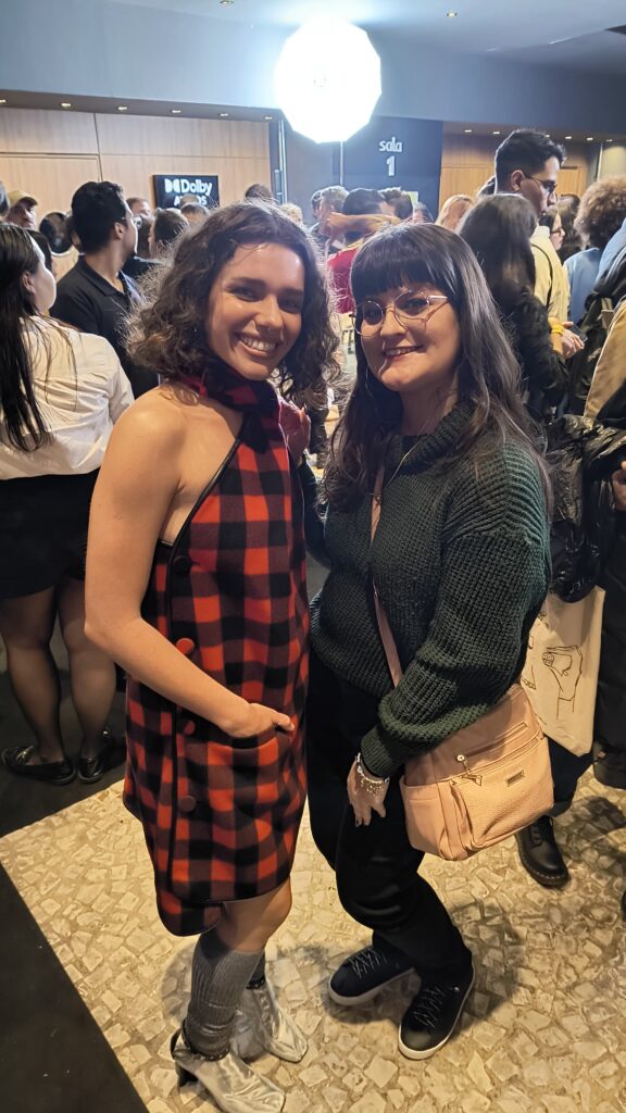 Beatriz Alice Costa Lamana ao lado de Bruna Linzmeyer