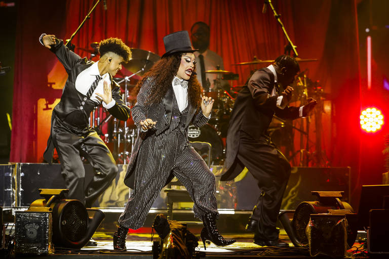 Gloria Groove e seus dançarinos The Town 2025