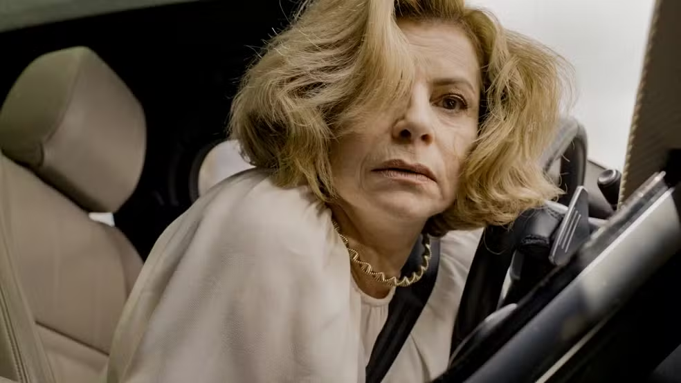 Odete Roitman sofre atentado em Vale Tudo e fica de frente com a morte