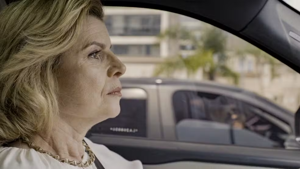 Odete Roitman sofre atentado em Vale Tudo e fica de frente com a morte