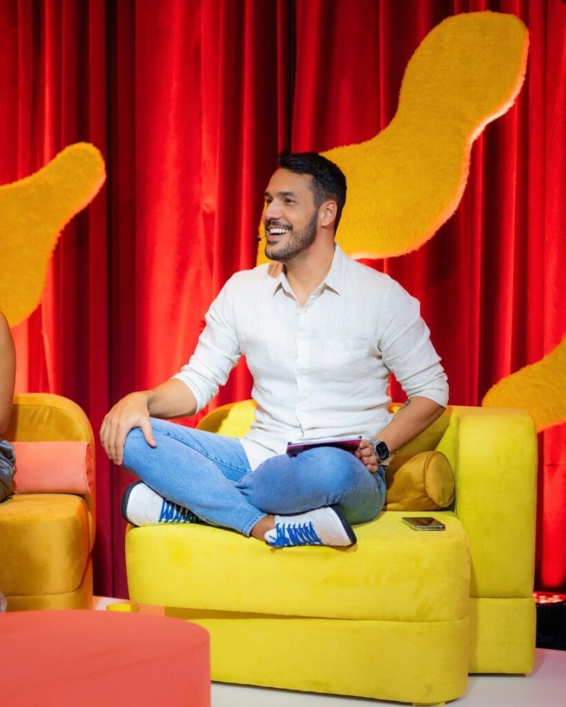 Rafael Dias Machado, mais conhecido como Rafa Dias, é um empresário brasileiro. É o cofundador da Dia Estúdio, uma empresa que gerencia canais no YouTube, geralmente é mencionada como a "MTV da internet".