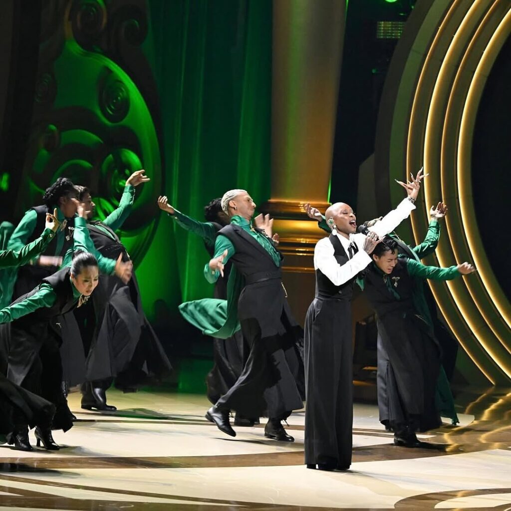 Cynthia Erivo, “Elphaba”, em sua apresentação especial durante o especial de Wicked no Dolby Theatre.