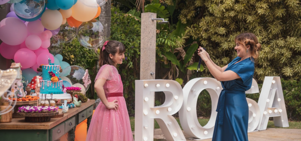 Karine Teles e Klara Castanho interpretam mãe e filha em "Salve Rosa"