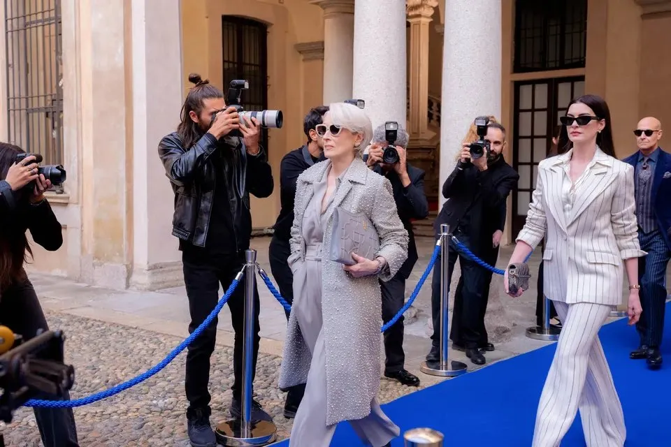 O Diabo Veste Prada estreia no Brasil em 2027 no Teatro Santander. Com trilha de Elton John e direção de José Possi Neto, o musical promete ser o maior evento cultural de SP. Saiba tudo sobre as audições e a venda de ingressos.