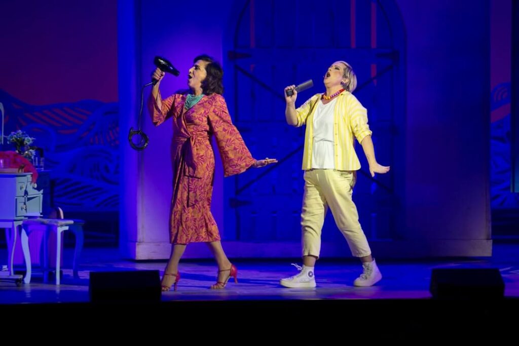 O aclamado musical Mamma Mia! retorna a São Paulo em curtíssima temporada no BTG Pactual Hall, reunindo os hits eternos do ABBA e um elenco estelar em uma superprodução nacional emocionante, feminista e totalmente original.