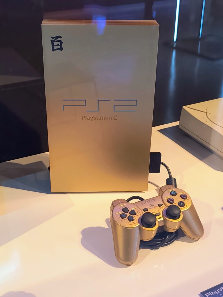 A exposição Player 1 no Farol Santander São Paulo reúne 115 peças históricas do acervo de Alex Mamed e experiências da AYA Studio, apresentando mais de 50 anos da evolução dos videogames em uma mostra imersiva e imperdível em 2026.