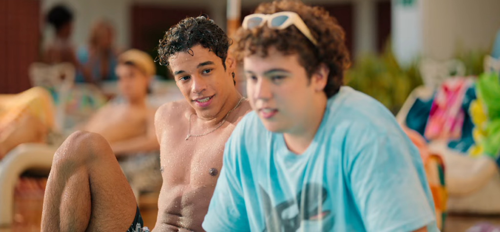 Quinze Dias é o grande destaque do cinema no Mês do Orgulho. A crítica do filme mostra como a direção de Daniel Lieff e a trilha de Jão constroem um filme conforto fofinho que abraça o público, superando as dores da gordofobia com leveza e afeto.