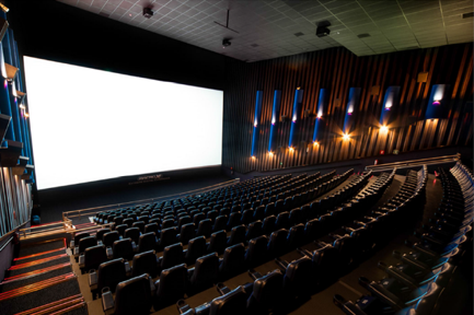 A Odisseia, de Christopher Nolan, segue em cartaz nas salas Macro XE da Cinépolis, com telas de até 214 m² e som de 13 mil watts. O épico lidera bilheterias e transforma a jornada de Odisseu em uma experiência ainda mais imersiva. Para fãs de cinema.