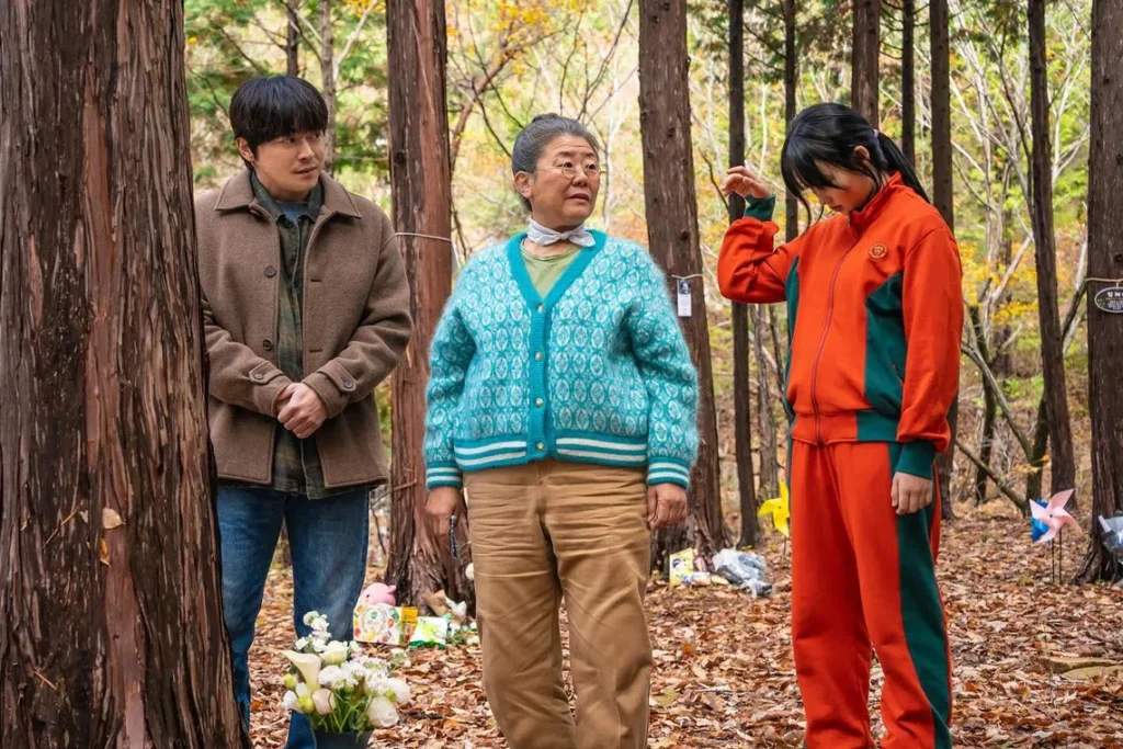 Crítica de Minha Filha é um Zumbi: a nova comédia dramática sul-coreana mistura humor, afeto paterno e apocalipse zumbi em uma história emocionante e divertida. Confira a análise completa do filme!