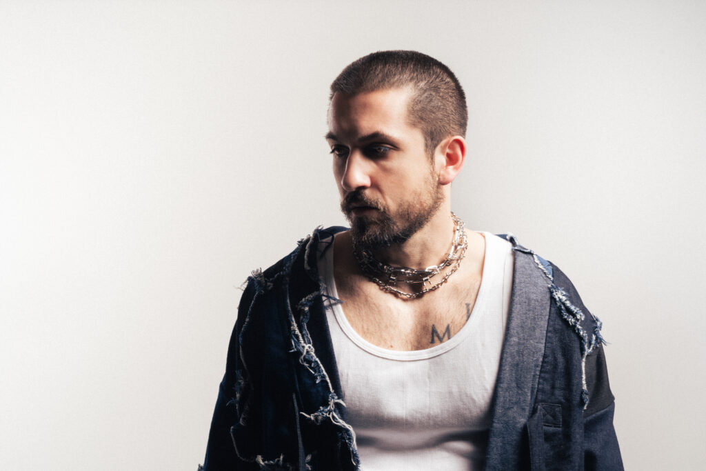 VALORANT: Astros do rock Oli Sykes e Courtney Laplante se unem ao Grabbitz na música-tema do Champions
