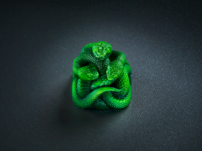 Razer apresenta Artisan Keycap – Triple-Headed Snake Edition, primeira keycap artesanal da marca, produzida e pintada à mão em edição limitada.