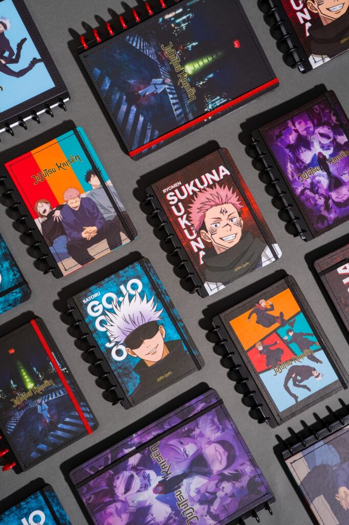 Jujutsu Kaisen ganha coleção de cadernos de discos da Abyara Graf