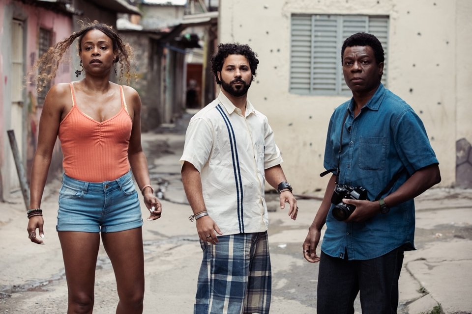 Crítica da 2ª temporada de Cidade de Deus: A Luta Não Para: a série da HBO Max chega amadurecida, abraça o estilo blockbuster e traz de volta nomes como Roberta Rodrigues e Matheus Nachtergaele. Confira a análise completa!
